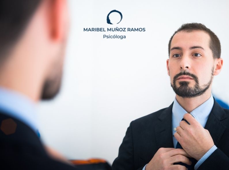 Cómo detectar un perfil narcisista